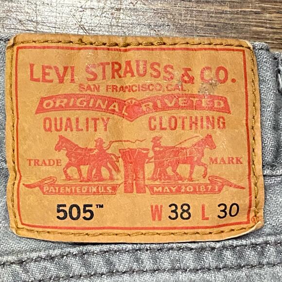 Levi’s 505 Light Grey Denim Jeans Size 38 x 30 Straight Leg - Picture 4 of 10